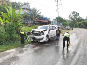 Fortuner Vs MuX Adu Banteng di Muba Sumsel, 1 Orang Tewas