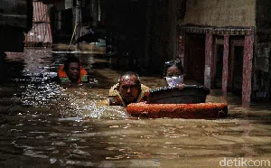 Kilas Balik Banjir Besar Jakarta-Kalimantan Selatan di Awal 2021