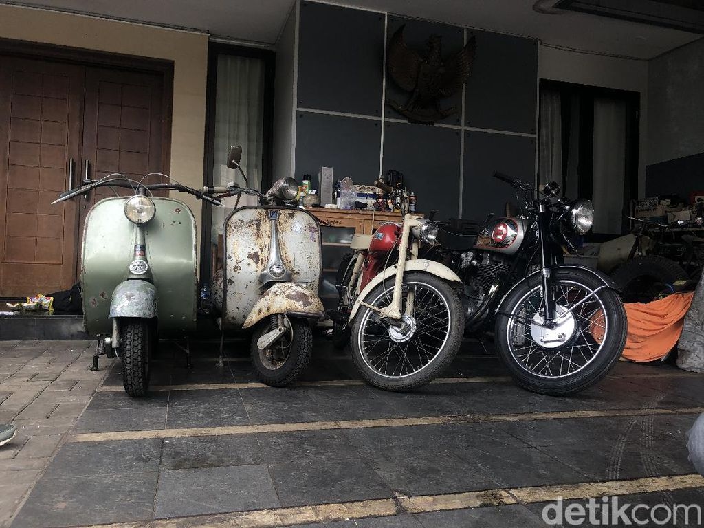 Eran Vintage, Kolektor Motor Klasik yang Punya Motor Inggris Langka di Indonesia