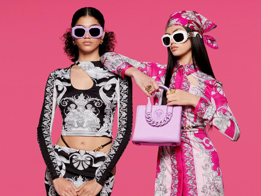10 Koleksi Terbaru Versace Pra-Musim Gugur 2022 10 Koleksi Terbaru Versace Pra-Musim Gugur 2022