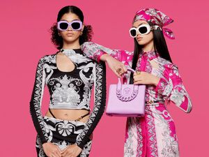 10 Koleksi Terbaru Versace Pra-Musim Gugur 2022 10 Koleksi Terbaru Versace Pra-Musim Gugur 2022