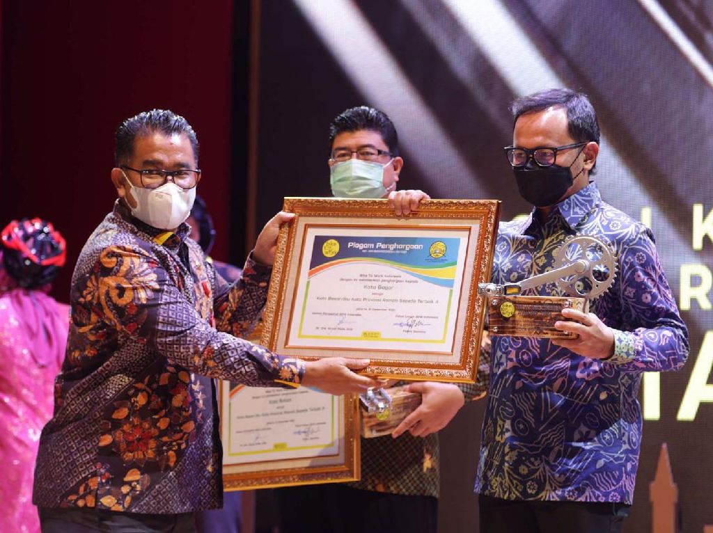 Kota Bogor Diganjar Penghargaan Kota Ramah Sepeda oleh B2W Indonesia