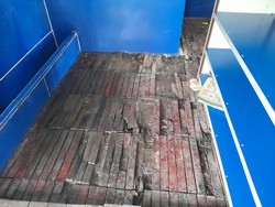 detikcom Do Your Magic: Hati-hati, Lantai Tempat Wudu Halte TJ Monas Rusak