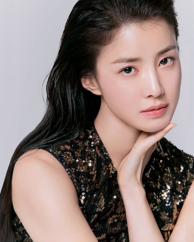 Lee Si Young.