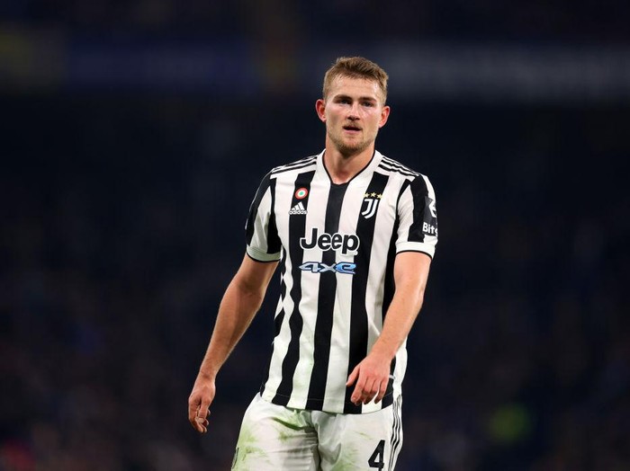 LONDON, ENGLAND - NOVEMBER 23: Matthijs de Ligt of Juventus 
 during the UEFA Champions League group H match between Chelsea FC and Juventus at Stamford Bridge on November 23, 2021 in London, England. (Photo by Catherine Ivill/Getty Images)