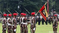 Momen Jenderal Dudung Terima 3 Brevet dari Kopassus