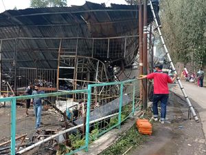 Pabrik Lilin di Garut Hangus Terbakar, Satu Pekerja Tewas