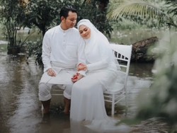 Pengantin Baru Pemotretan di Tengah Banjir, Hasil Fotonya Bikin Takjub