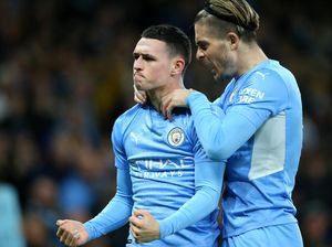 Jack Grealish dan Phil Foden Kena Hukum Pep Guardiola?