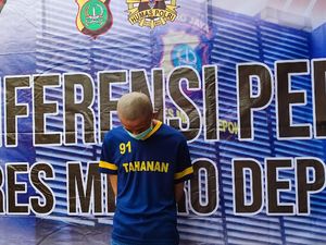 Polisi Tangkap Maling Berpisau yang Bobol Rumah Selebgram di Depok Polisi Tangkap Maling Berpisau yang Bobol Rumah Selebgram di Depok