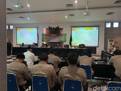 825 Petugas Disiagakan di Pusat Keramaian Karawang Saat Perayaan Tahun Baru