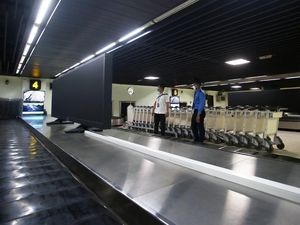 2 Hal Memberatkan 3 Petugas Bandara Soetta yang Cium Tangan-Kawal Bahar Smith 2 Hal Memberatkan 3 Petugas Bandara Soetta yang Cium Tangan-Kawal Bahar Smith