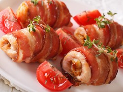 Resep Ayam Gulung Beef Bacon yang Gurih Renyah Untuk Santap Malam