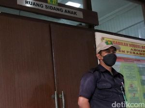 Sidang Herry Wirawan Digelar Tertutup, Begini Suasana di PN Bandung