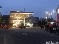 Operator SPBU di Bintaro Viral Curangi Pelanggan Isi BBM Dipecat!