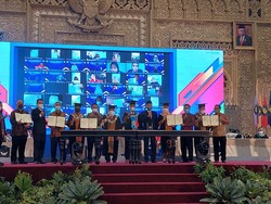 Unesa Raih Rekor MURI Kerja Sama Terbanyak dengan 837 SMK se-Jatim