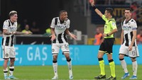 Di tempat kedelapan ada Udinese dengan total 139 kartu merah (Getty Images)