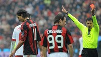 Dari peringkat ke-10 ada AC Milan. Milan total sudah mengoleksi 138 kartu merah (Getty Images)