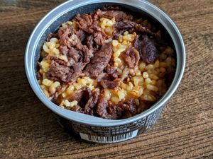 Ada Sushi Kalengan Tapi Isinya Tak Mirip Sushi Sama Sekali