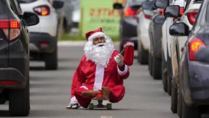 Bukan Bagi Hadiah, Santa Ini Malah Minta-minta di Jalanan Brasil