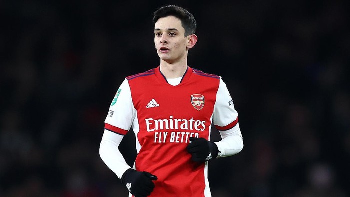 LONDON, ENGLAND - DECEMBER 21: Charlie Patino of Arsenal looks on during the Carabao Cup Quarter Final match between Arsenal and Sunderland at Emirates Stadium on December 21, 2021 in London, England. (Photo by Julian Finney/Getty Images)