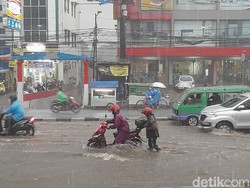 Banjir Genangi Jalan Jalan Utama Kota Bogor, Sejumlah Kendaraan Mogok