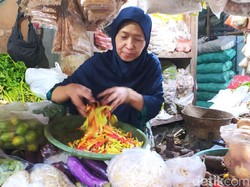 Harga Cabai Mahal, Ini Cara Pedagang Lamongan Menyiasatinya