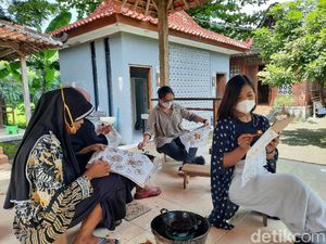 Kampung Batik Giriloyo Hadapi Tantangan Pandemi dan Regenerasi Kampung Batik Giriloyo Hadapi Tantangan Pandemi dan Regenerasi