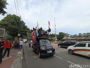 Audiensi Ditolak, Massa Serikat Pekerja IM2 Depan Gedung Indosat Bubar Audiensi Ditolak, Massa Serikat Pekerja IM2 Depan Gedung Indosat Bubar