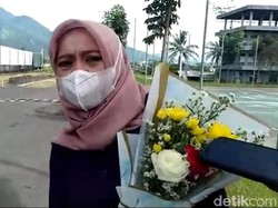 Jabar Hari Ini: Haru Ibu Gantikan Anak Wisuda-Herry Wirawan Layak Dikebiri