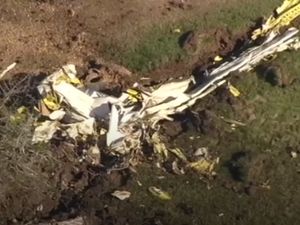 Pesawat Kecil Tabrak Paralayang di Texas, 2 Orang Tewas!