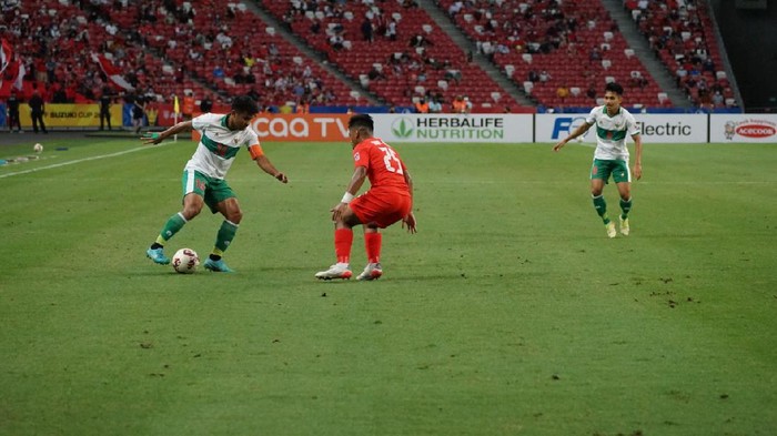 Leg pertama semifinal Piala AFF 2020 antara Indonesia vs Singapura berakhir 1-1.