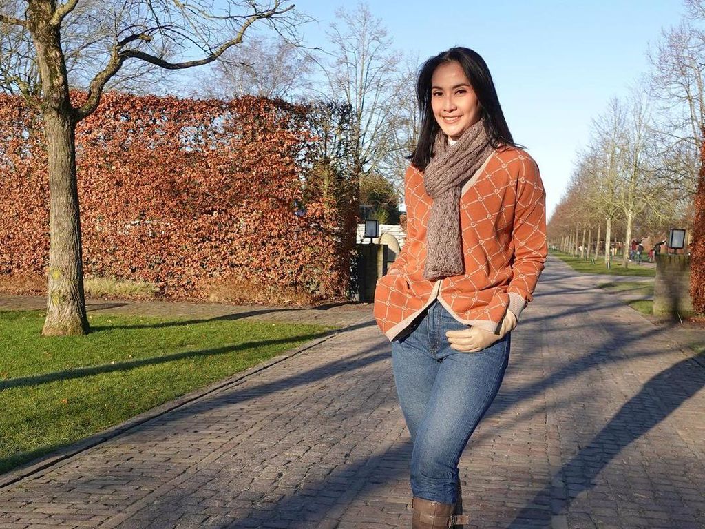 Maudy Koesnaedi Pamer Foto Lawas Tahun 1993, Parasnya Jadi Sorotan Maudy Koesnaedi Pamer Foto Lawas Tahun 1993, Parasnya Jadi Sorotan