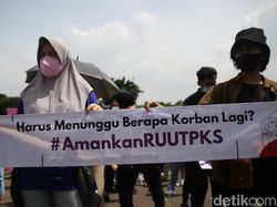 Ratusan Emak-emak Desak Pengesahan RUU PKS di Hari Ibu