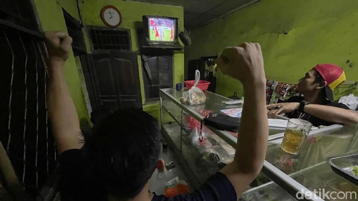 Seperti Ini Animo Masyarakat Nobar Timnas Sukses lolos ke semifinal Piala AFF 2020 membuat animo masyarakat makin kuat untuk menyaksikan pertandingan melawan Siangpura.