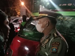 Tabrak Sejumlah Pengendara, Sopir Angkot di Medan Kabur Terjun ke Sungai