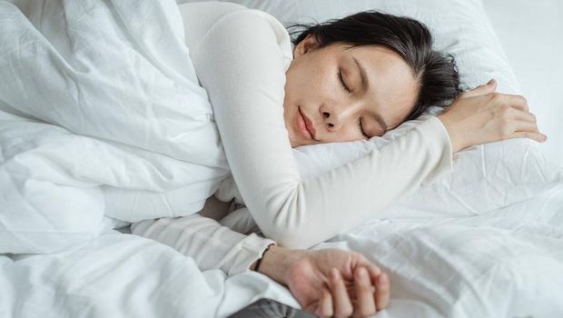 Tidur cukup dan berkualitas / foto : pexels.com/KetutSubiyanto