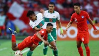Indonesia bermain imbang 1-1 kontra Singapura di semifinal leg pertama Piala AFF 2020 pada Rabu (22/12) malam WIB (Getty Images/Yong Teck Lim)