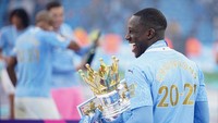 Sebelumnya di City, Mendy membantu memenangkan 6 gelar, termasuk tiga trofi Premier League. Ia punya catatan 75 penampilan, sebelum ditangguhkan The Citizens terkait kasusnya. Kemenangan Mendy di pengadilan juga disambut banyak pesepakbola lainnya, seperti Paul Pogba dan Memphis Depay. (Foto: Getty Images/Pool)