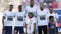Pemain lain yang cukup menarik perhatian di bursa transfer 2021 adalah Sergio Ramos dan Gianluigi Donnarumma. Keduanya didatangkan ke PSG dari Real Madrid dan AC Milan dengan status bebas transfer. AP Photo/Francois Mori.