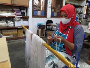 Jalan-jalan ke Rumah Tenun Magelang yang Tawarkan Wisata Edukatif Jalan-jalan ke Rumah Tenun Magelang yang Tawarkan Wisata Edukatif