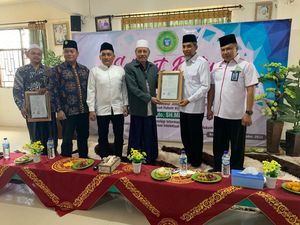 DJKI Beri Sertifikat 2 Produk Buatan Ponpes Sunan Drajat