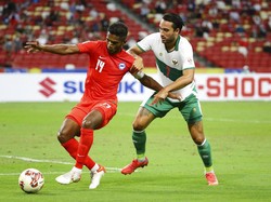 PR keempat adalah pergantian pemain yang harus lebih jitu. Shin Tae-yong sempat memasukkan Ezra Walian di awal babak kedua, namun Ezra ditarik lagi pada menit ke-79 oleh Hanis Sagara (AP/Suhaimi Abdullah)