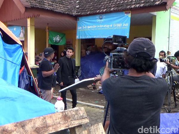 Ini Syuting Sinetron di Pengungsian Semeru yang Bikin Miris Warga