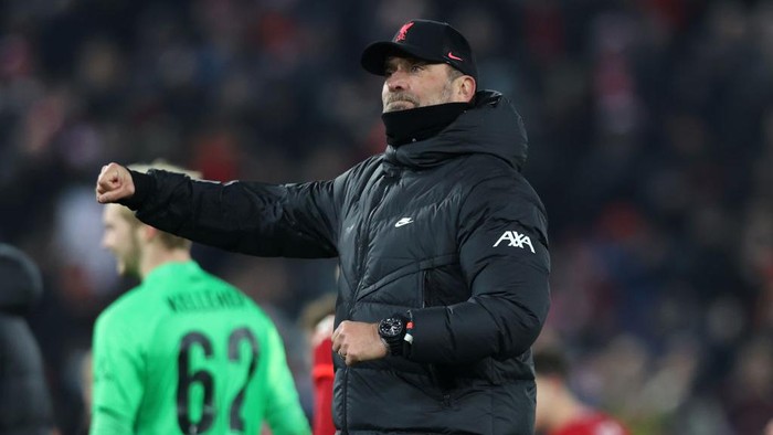 LIVERPOOL, ENGLAND - DECEMBER 22: Liverpool Manager, Jurgen Klopp celebrates after the Carabao Cup Quarter Final match between Liverpool and Leicester City at Anfield on December 22, 2021 in Liverpool, England. (Photo by Naomi Baker/Getty Images)
