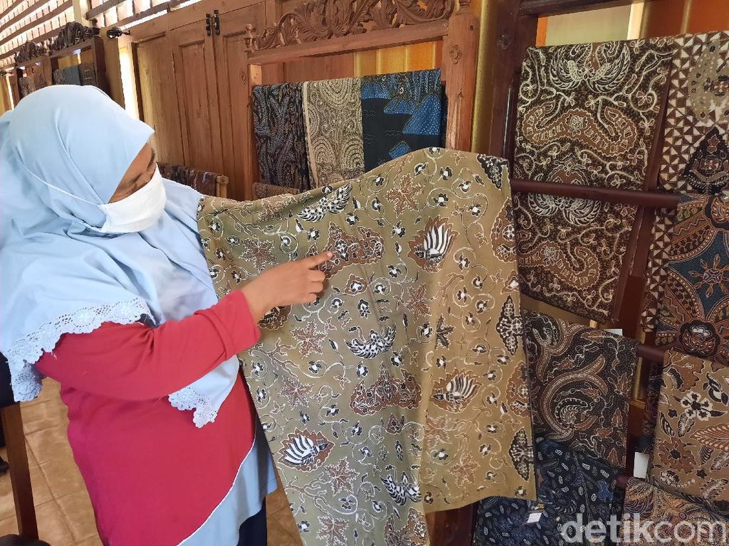 Inspiratif, Ibu-ibu Kampung Batik Giriloyo Beromzet Rp 1 M dari Membatik