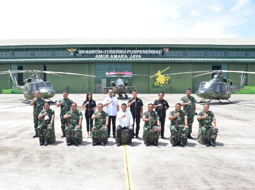 2 Helikopter Bell Selesai Overhaul, Wamenhan: Alutsista TNI Harus Prima
