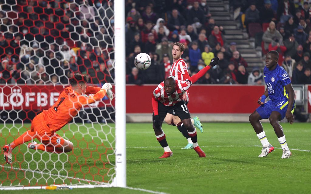 BRENTFORD, ENGLAND - DECEMBER 22: Kepa Arrizabalaga of Chelsea makes a save during the Carabao Cup Quarter Final match between Brentford and Chelsea at Brentford Community Stadium on December 22, 2021 in Brentford, England. (Photo by Alex Pantling/Getty Images)