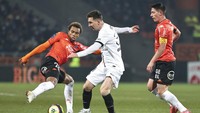 Di laga ini PSG harus ketinggalan lebih dulu sebelum menyamakan skor di menit-menit akhir. (Foto: AP/Jeremias Gonzalez)