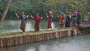 Memperingati Hari Ibu Lewat Sapawastra